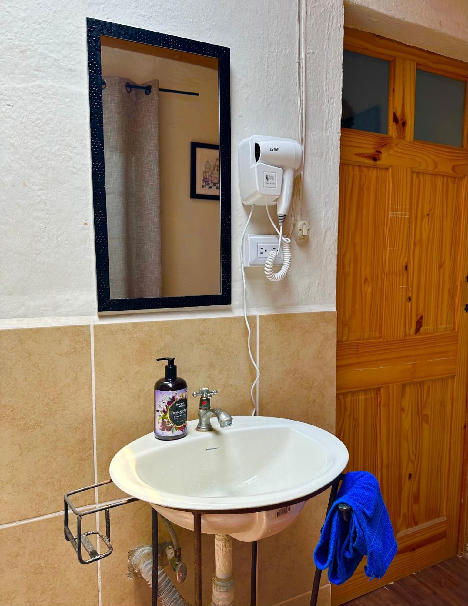 El Extranjero Hostal Antigua Dış mekan fotoğraf